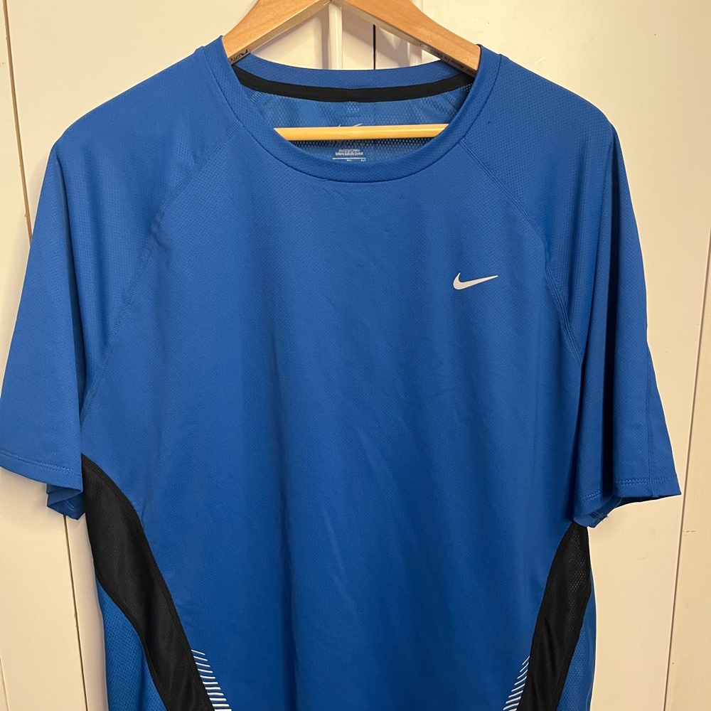 Nike dry tshirt xl